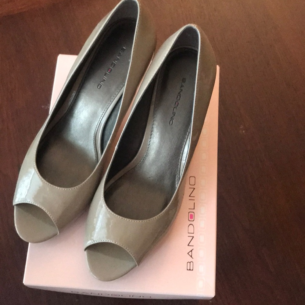 Bandolino neutral high heels-size 10-never worn.